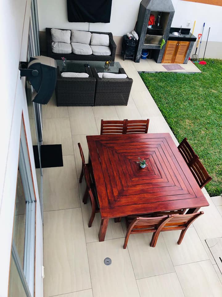 VENTA DE LINDA CASA EN URB. LAS GARDENIAS - SURCO